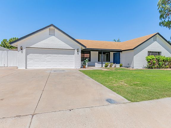 3rd image of 1852 N Oracle