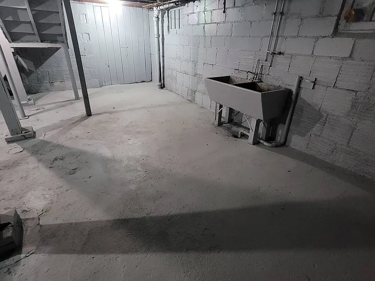 332 Noble Ave — Photo 10