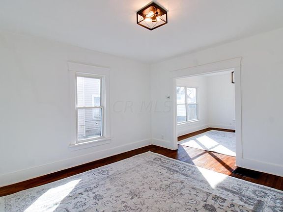 2nd image of 661 Mary St