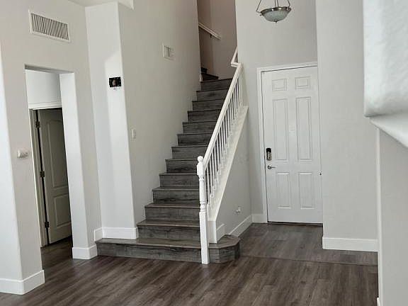 4th image of 5017 Ivy Creek Ct