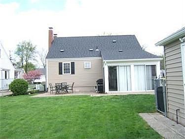 5th image of 3758 Prospect Ave