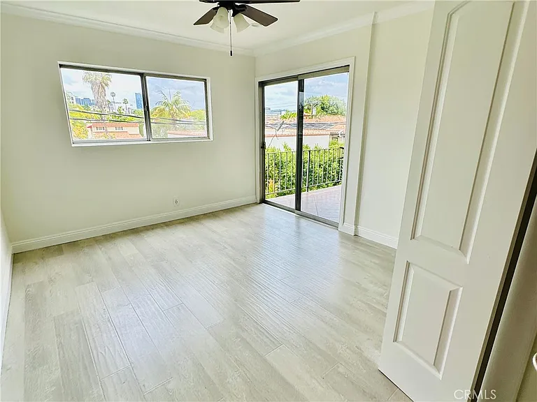 423 S Rexford Dr #303 — Photo 14