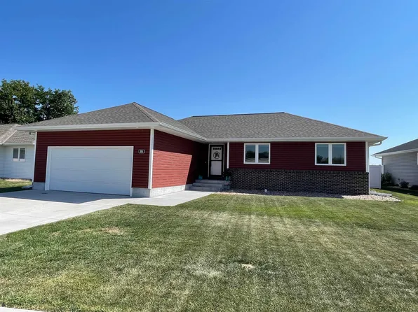 806 W 10th St, Kearney, NE 68845