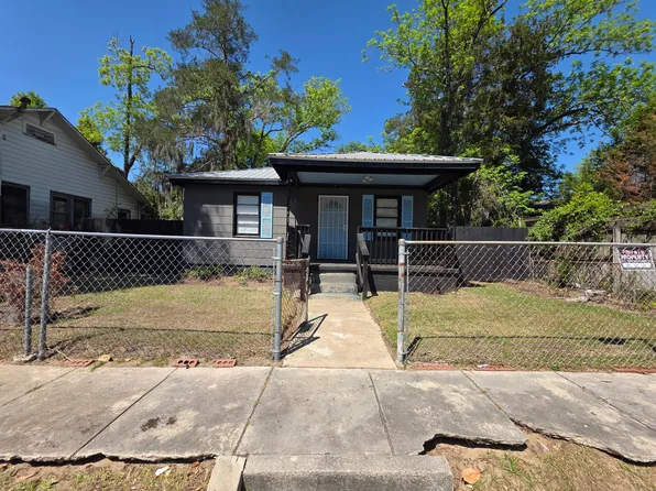 206 W 60th St, Savannah, GA 31405