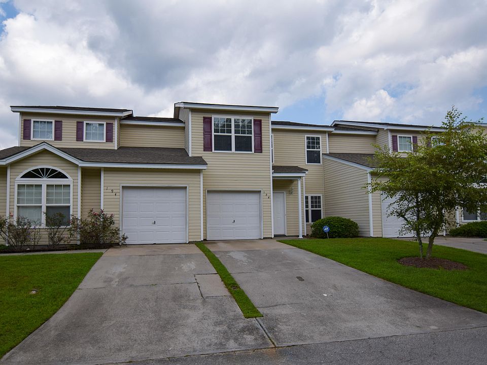 1st image of 196 Grand Oaks Dr