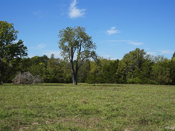 3rd image of 1579 Windham Rd