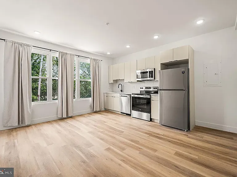 4921 Chester Ave #102 — Photo 7
