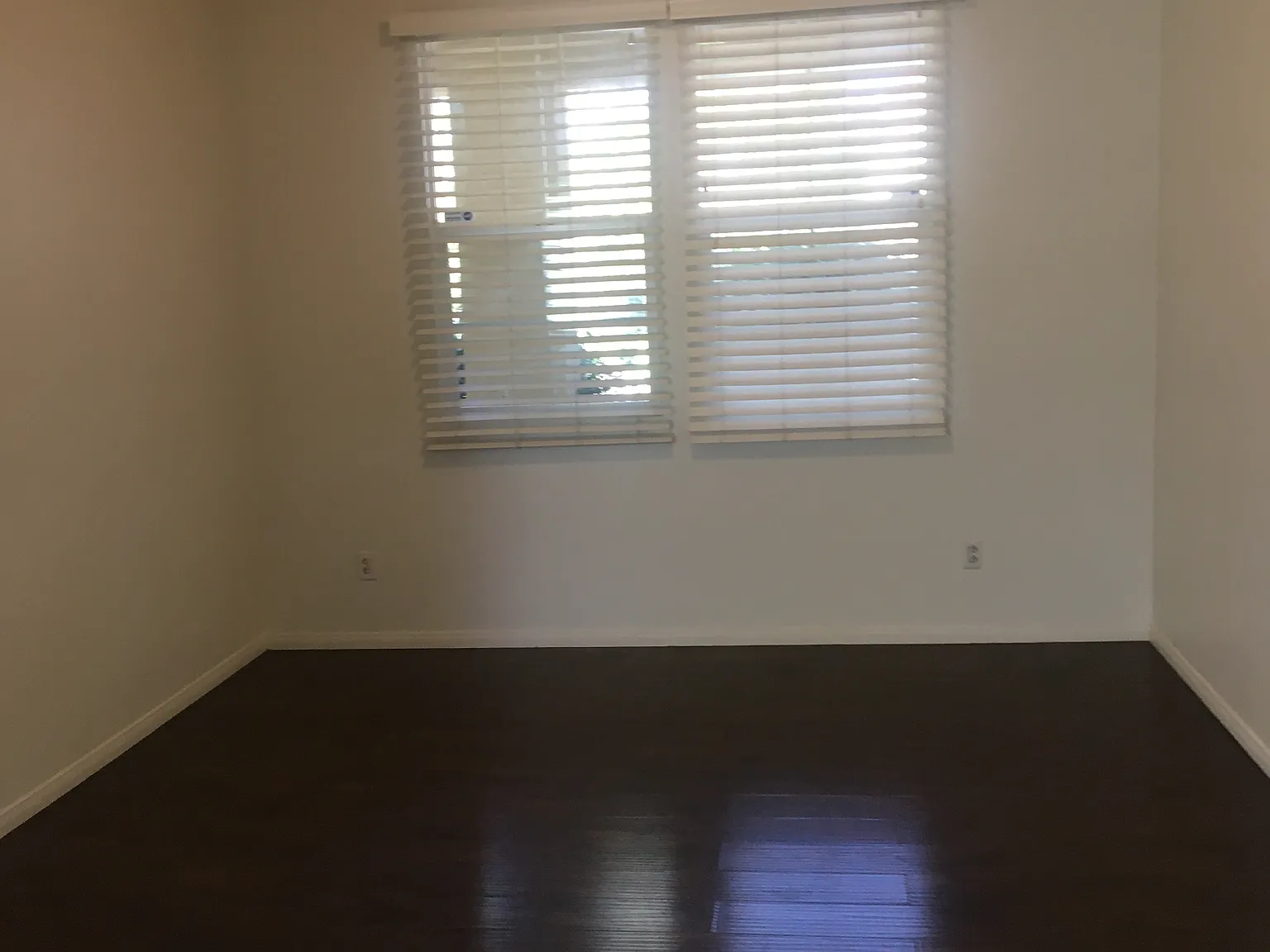 4 bed, 2828 sqft, $4,000 — Photo 3