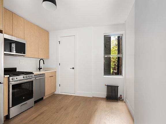 4th image of 110 8th Ave APT 2