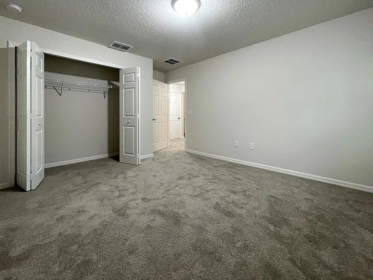 13585 SW 40th Cir — Photo 17