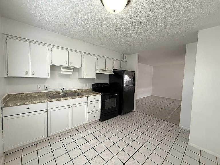 720 Michigan Ct — Photo 6