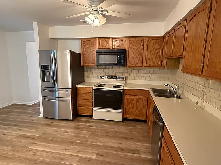 942 Ships Bell Ct — Photo 5