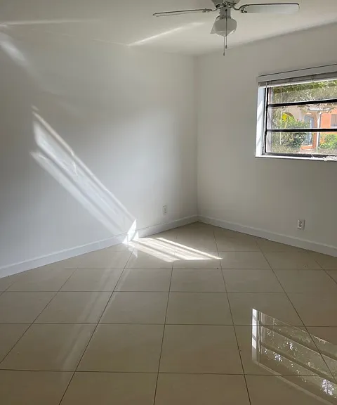 50 SE 12th St #164 — Photo 5