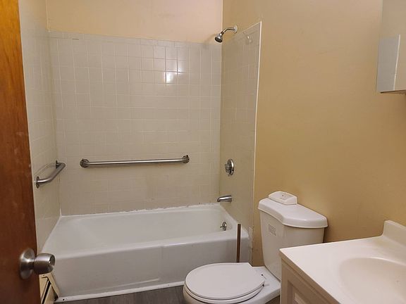 3rd image of 41-43 Nelson St #1