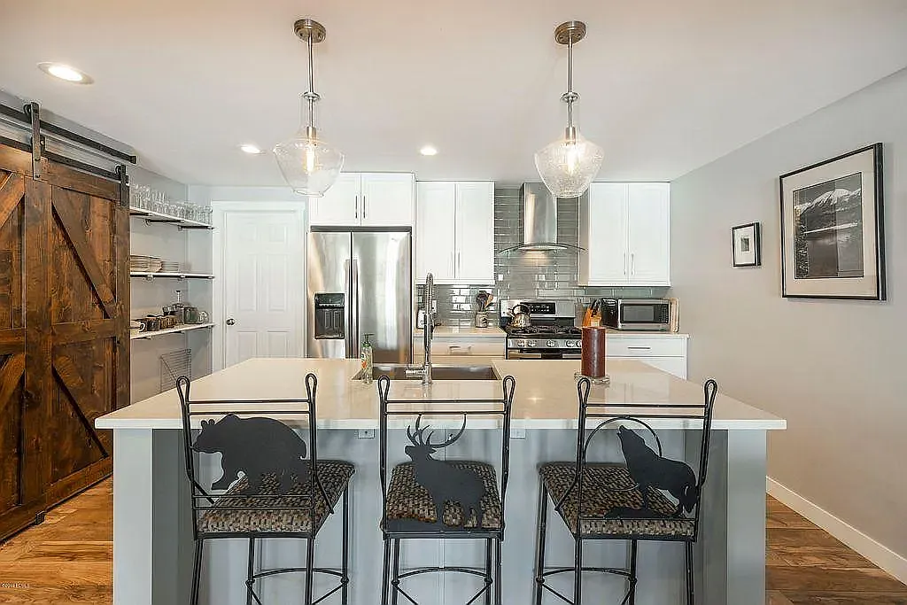 7833 Douglas Dr — Photo 3