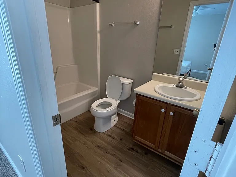 804 N Woodward Ave — Photo 13