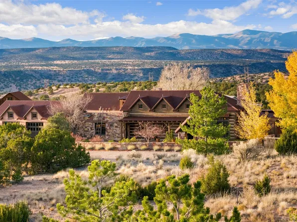 12 Via Estancia, Santa Fe, NM 87506