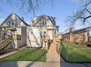 9328 S Paxton Ave, Chicago, IL