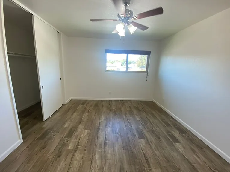 2212 Pine St — Photo 12