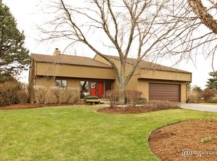 8 Fox Hunt Trl, Hawthorn Woods, IL 60047