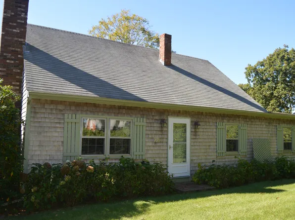 14 Galway Rd, West Tisbury, MA 02575