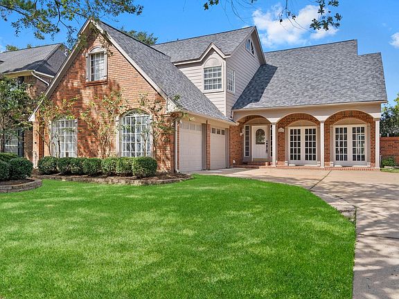 2nd image of 2814 Lake Colony Dr