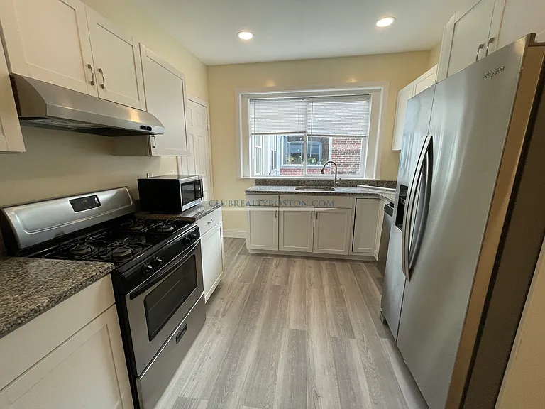 811 Washington St #3 — Photo 3