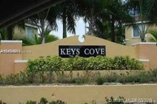 Shoma Townhomes At Keysco — Photo 2