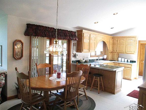 5th image of 5101 Loganberry Dr