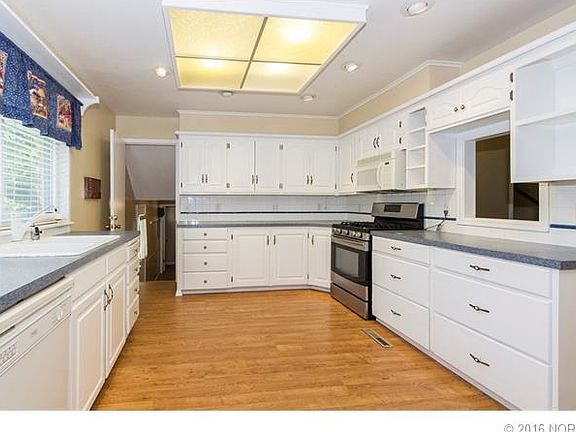 5th image of 1331 S Adams St