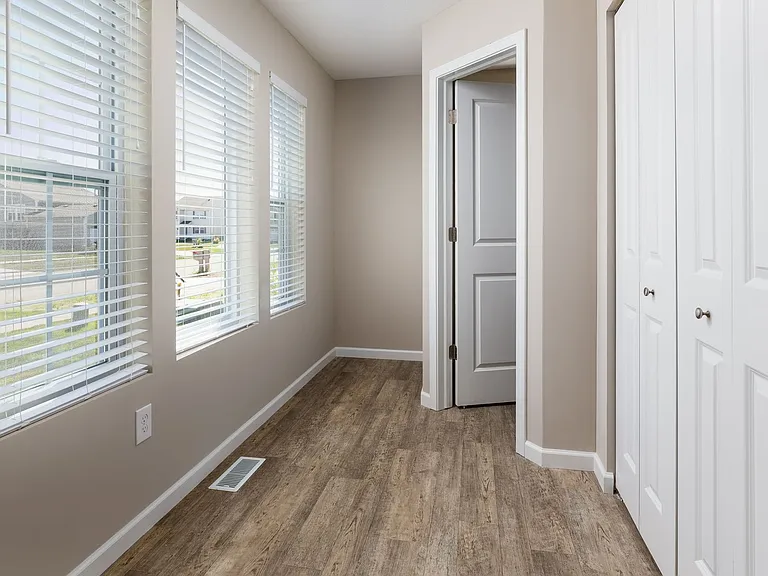 10148 Castle Creek Cir — Photo 8