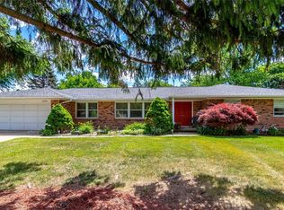 6094 Kings Shire Rd, Grand Blanc, MI 48439