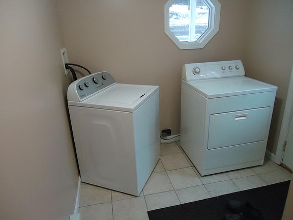 washer/dryer included