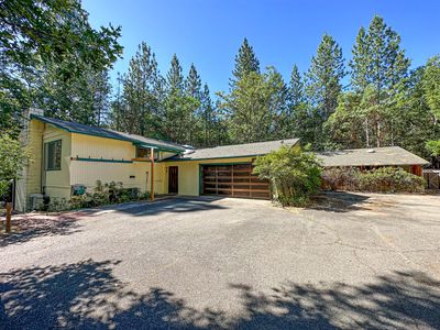 3092 Campus View Dr, Grants Pass, OR, 97527