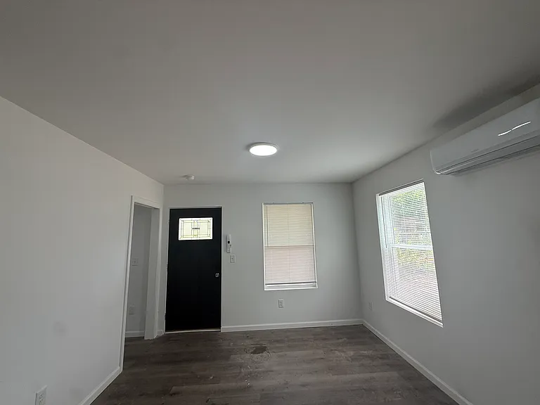 55 Brewster St #1 — Photo 9
