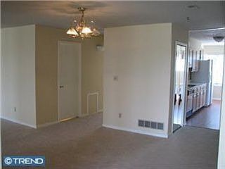 4th image of 5211 Le Parc Dr APT 3