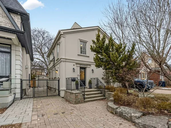 122 Randolph Rd, Toronto, ON M4G 3R9