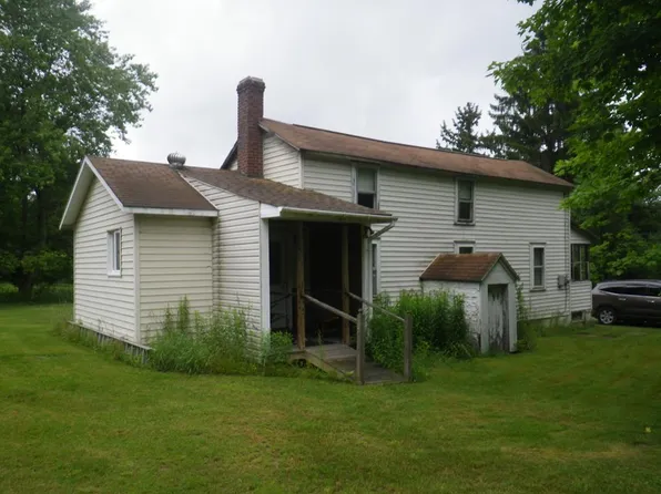 125 Sterling Rd, Carrolltown, PA 15722