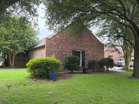 3rd image of 40204 Swan Cir