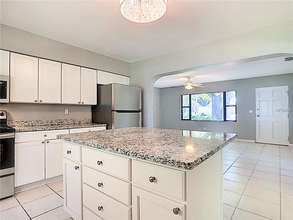 3rd image of 141 Lake Deer Dr E