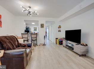 1951 Sagewood Ln #14, Reston, VA 20191