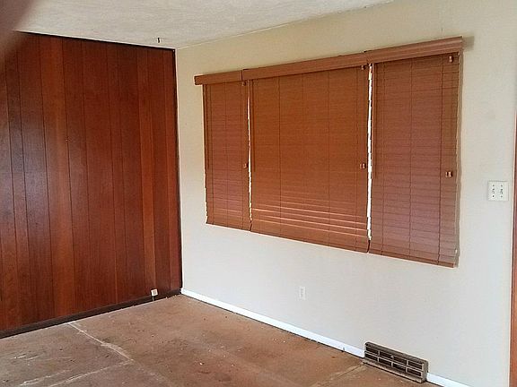 4th image of 405 SE 6th St