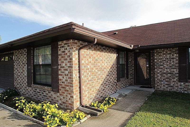 1st image of 1060 Birchwood Dr