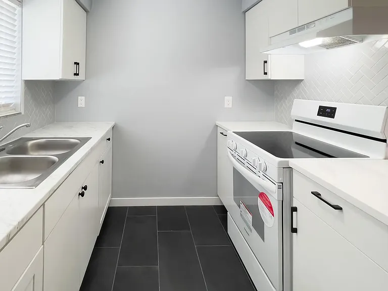 2708 Hidden Lake Blvd #B — Photo 7