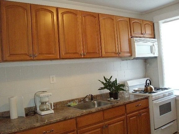 5th image of 146 Harrison Ave APT 9