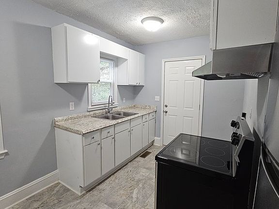 3rd image of 1532 Pierce St