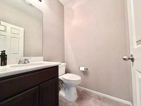 1/2 Bathroom
