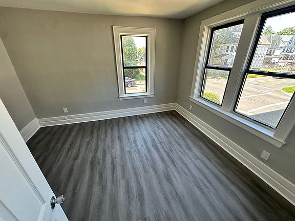 4th image of 70-74 S Arlington Ave #2