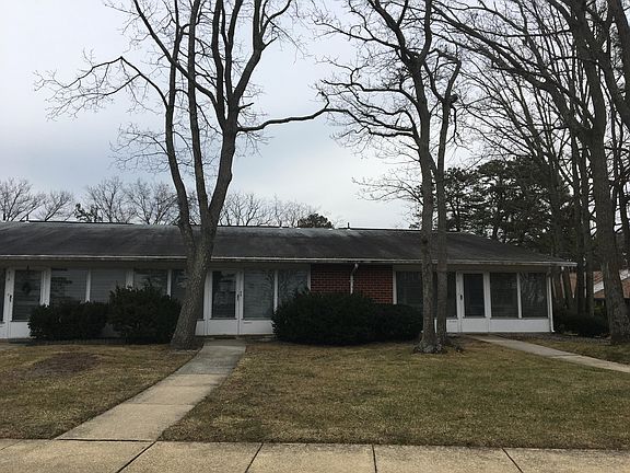 2nd image of 871 Balmoral Court #C