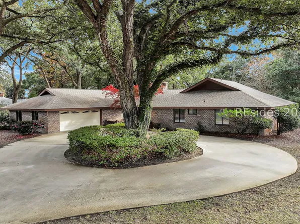 124 Coggins Point Rd, Hilton Head Island, SC 29928